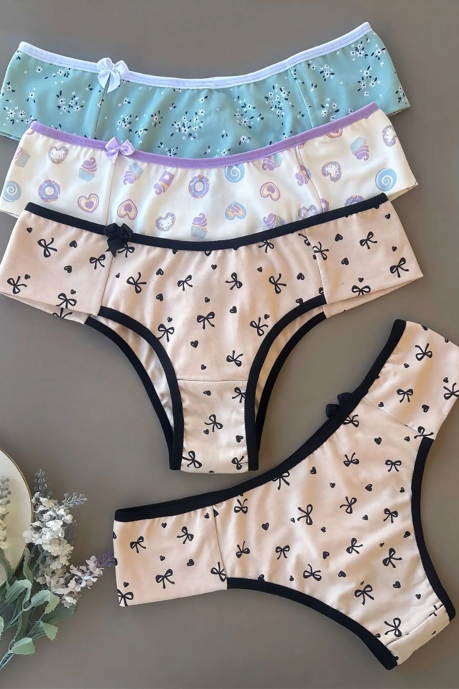 Cotton thong panties with waistband