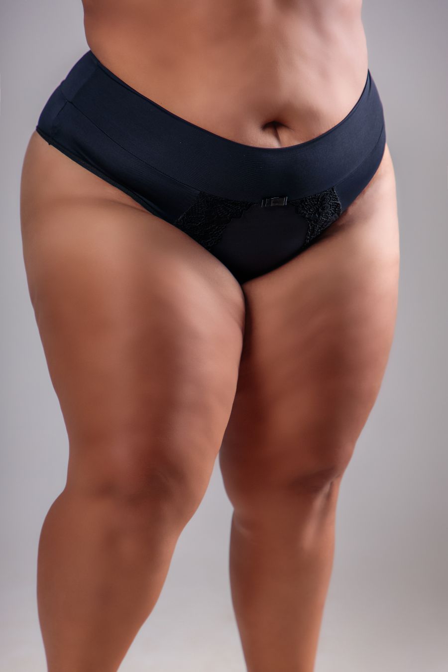 Plus Size Lace High-Waisted Panty – Minimal Front