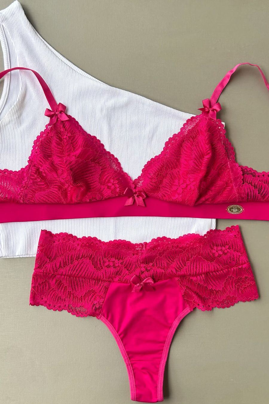 Wireless Lace Lingerie Set – Built-In Support Elastic & Lace-Detail Thong